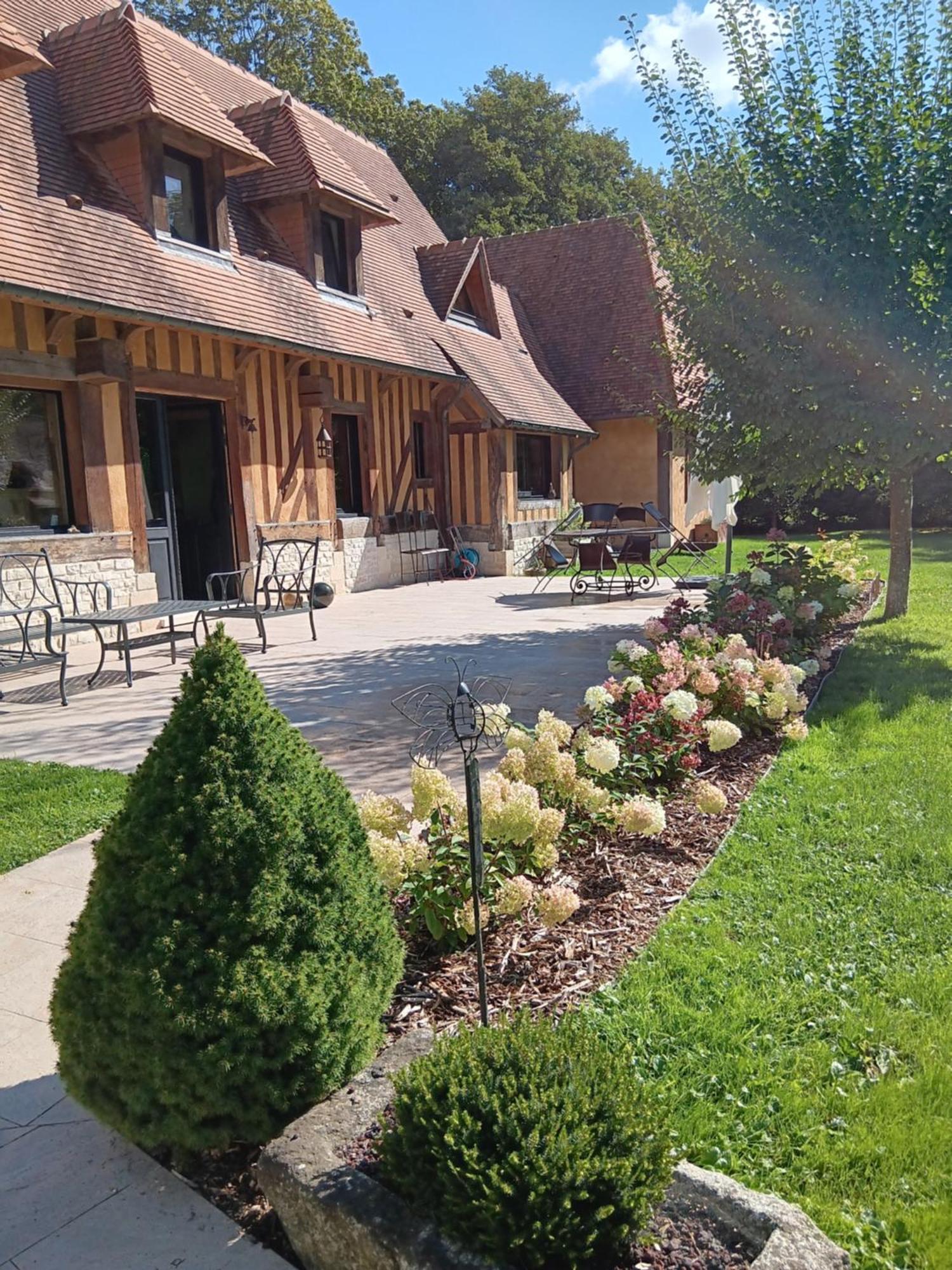 Le Clos Joly 14 Saint-Gatien-des-Bois Exterior photo